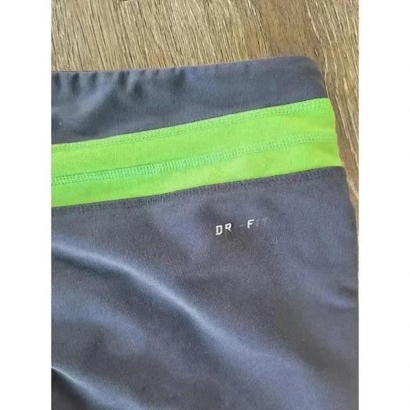 Nike Women's Dri Fit Capri Pants size M Gray #2‎ - Picture 3 of 4